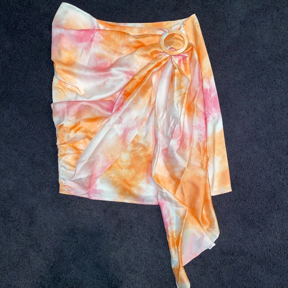 WAYF silky tie dye skirt size S. NWT